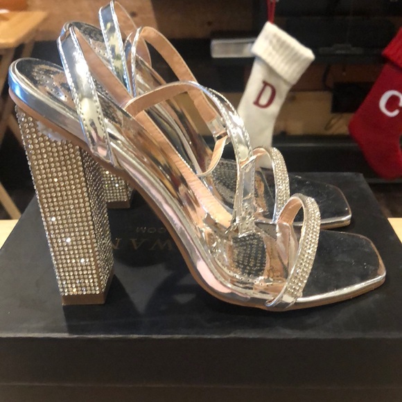 Silver Metallic Sandals - Picture 3 of 7